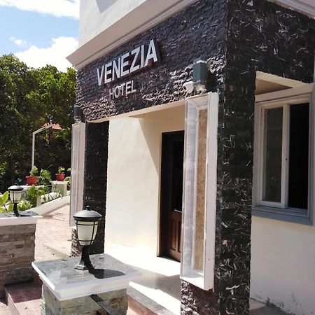 Venezia Suites Hotel Iloilo Екстериор снимка
