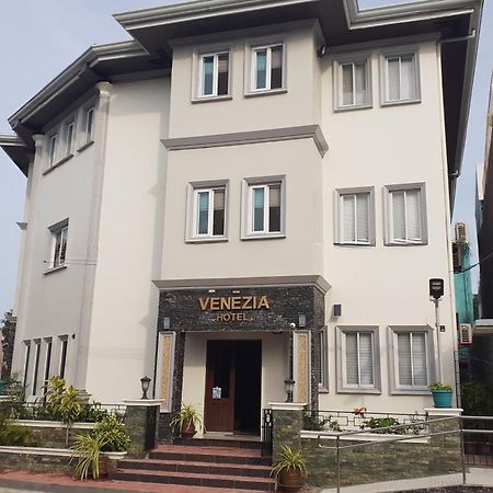 Venezia Suites Hotel Iloilo Екстериор снимка