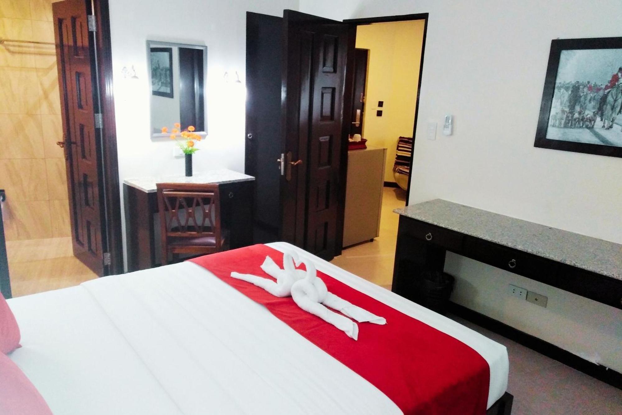 Venezia Suites Hotel Iloilo Стая снимка