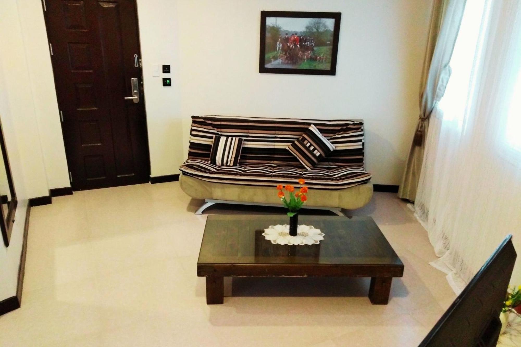 Venezia Suites Hotel Iloilo Стая снимка