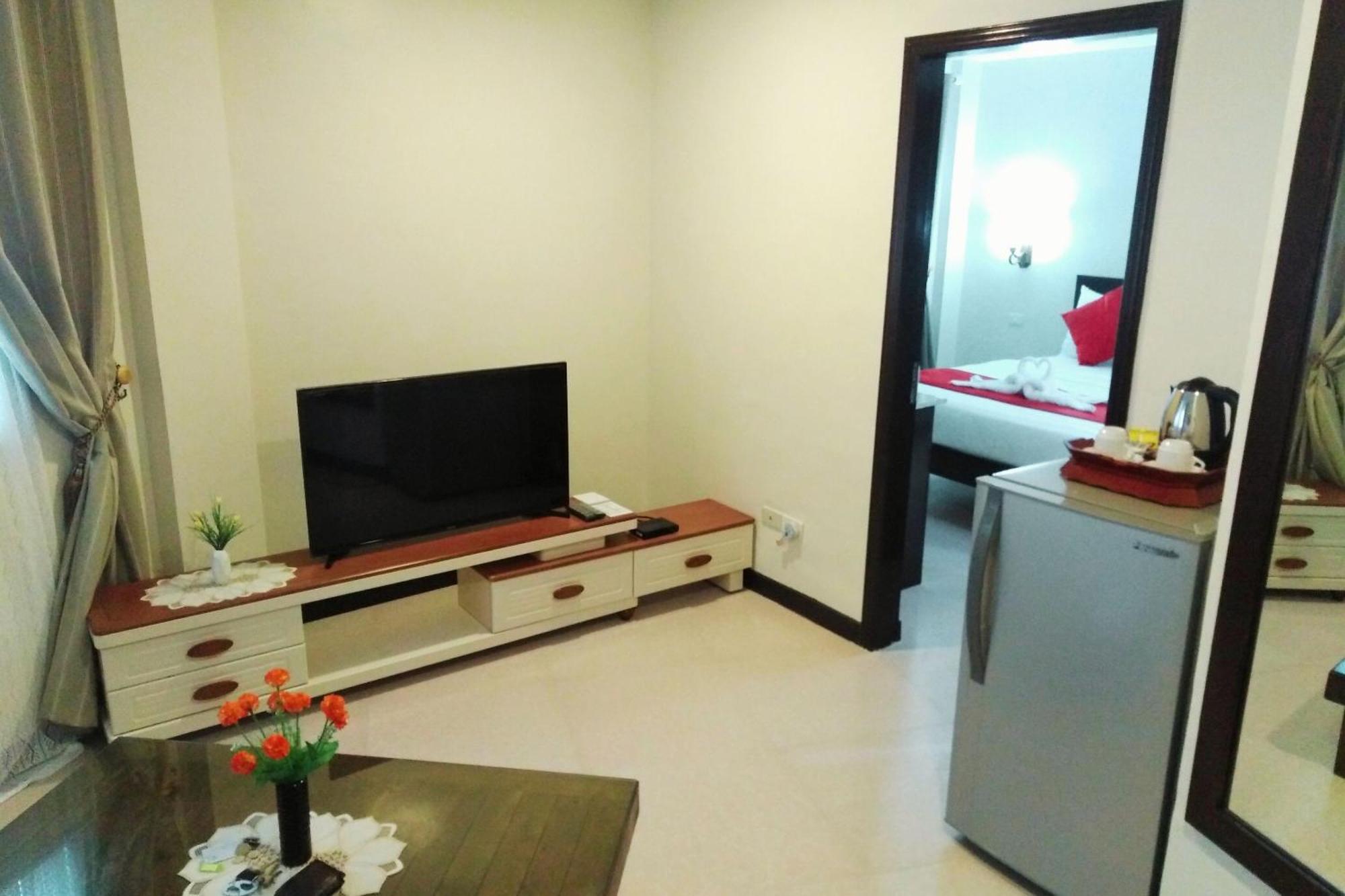 Venezia Suites Hotel Iloilo Стая снимка