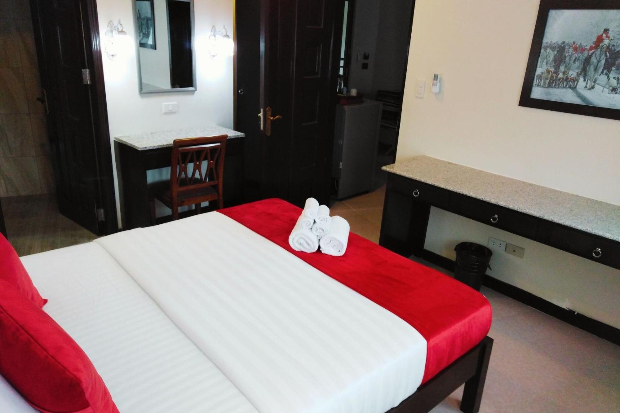 Venezia Suites Hotel Iloilo Стая снимка