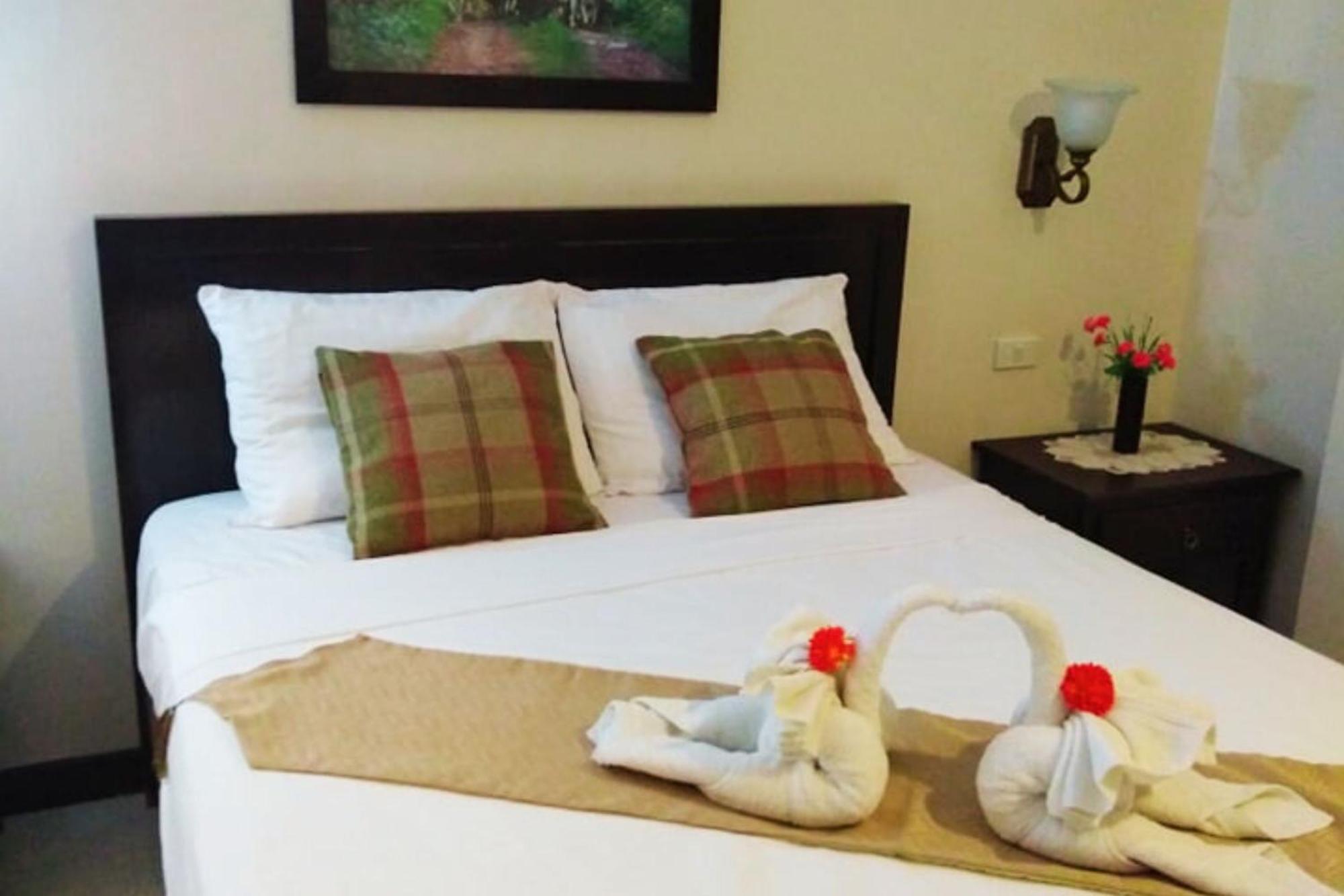 Venezia Suites Hotel Iloilo Стая снимка
