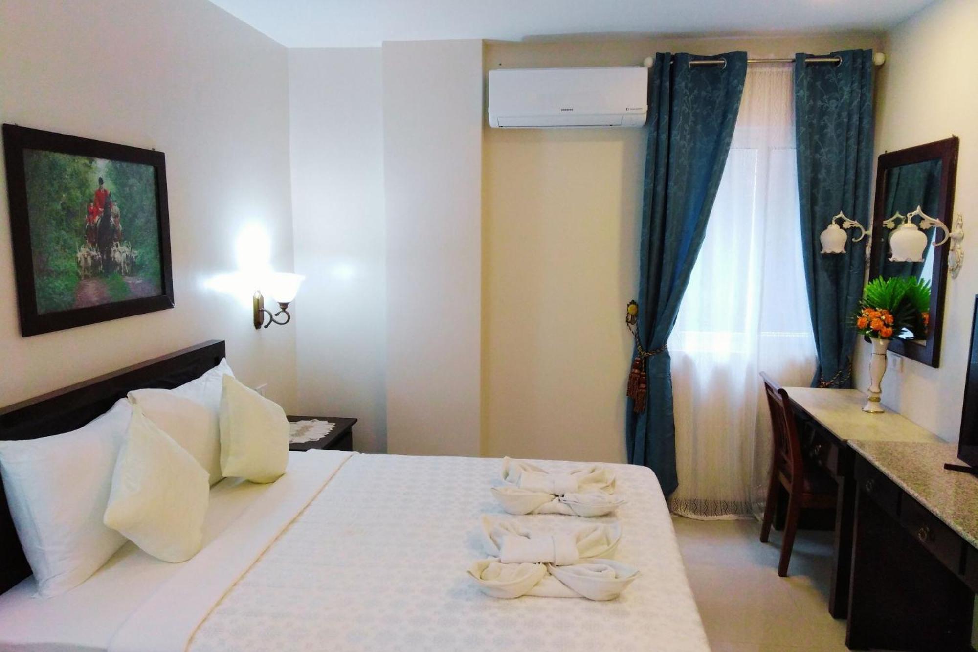 Venezia Suites Hotel Iloilo Стая снимка