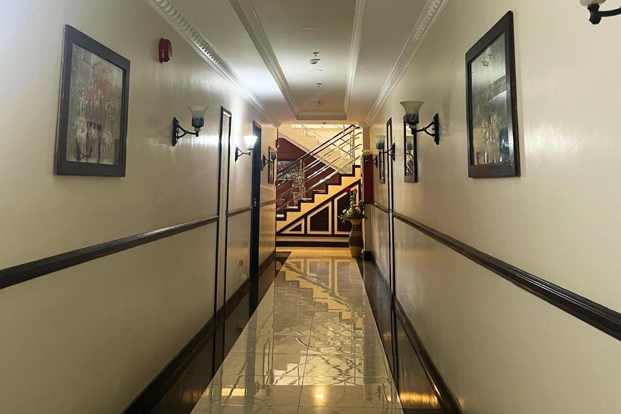 Venezia Suites Hotel Iloilo Стая снимка