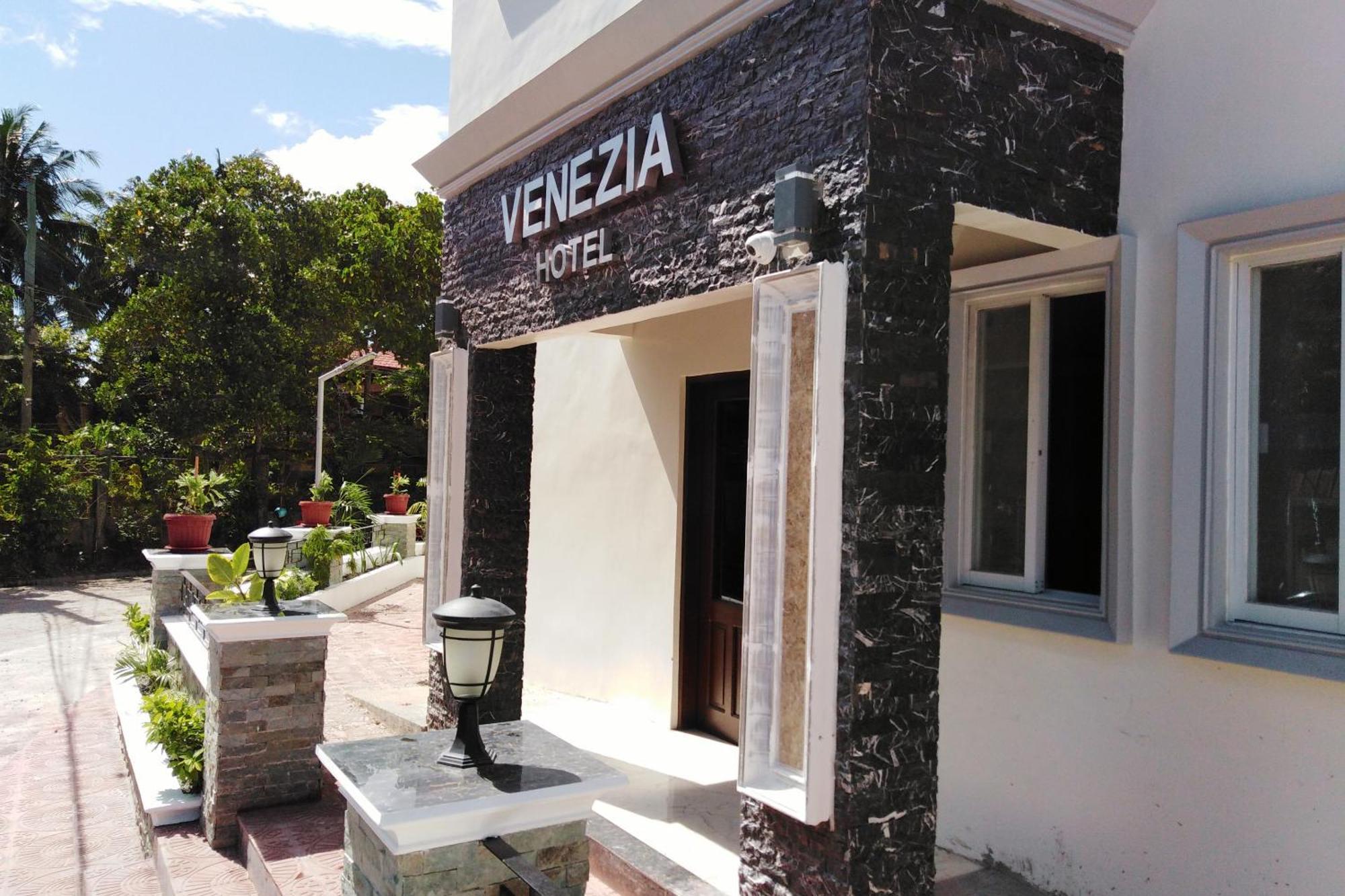 Venezia Suites Hotel Iloilo Екстериор снимка