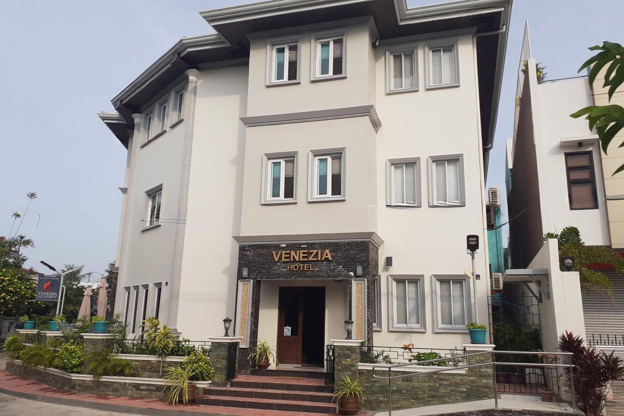 Venezia Suites Hotel Iloilo Екстериор снимка