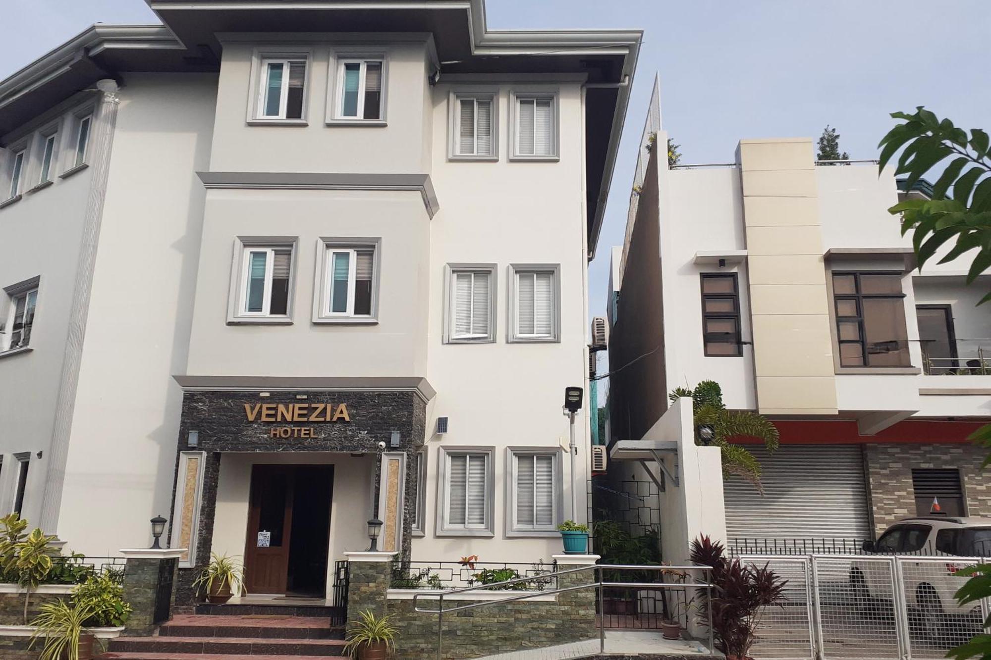 Venezia Suites Hotel Iloilo Екстериор снимка