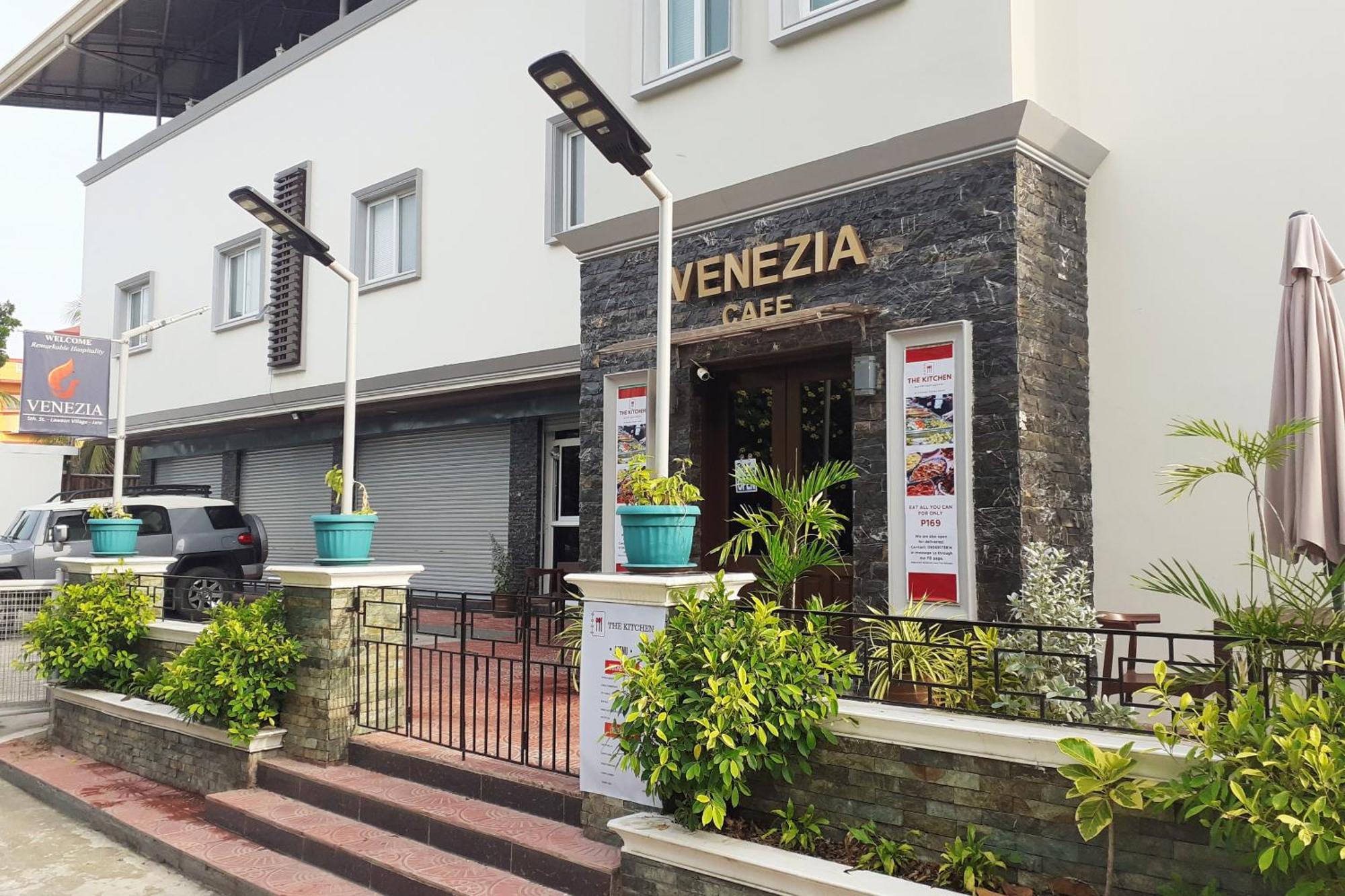 Venezia Suites Hotel Iloilo Екстериор снимка