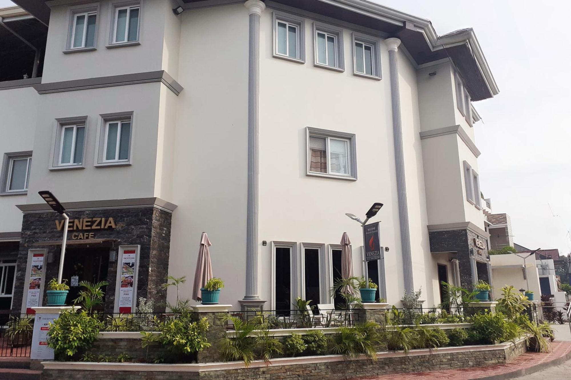Venezia Suites Hotel Iloilo Екстериор снимка