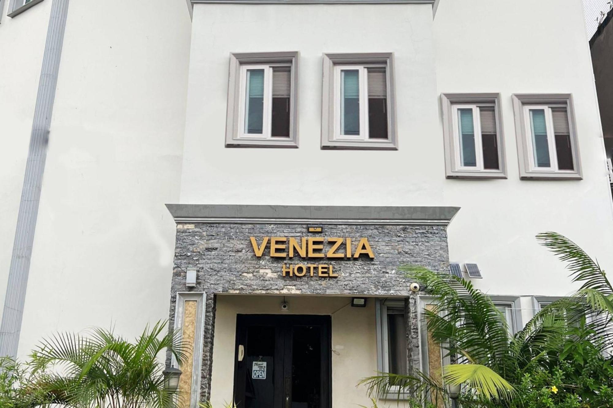 Venezia Suites Hotel Iloilo Екстериор снимка
