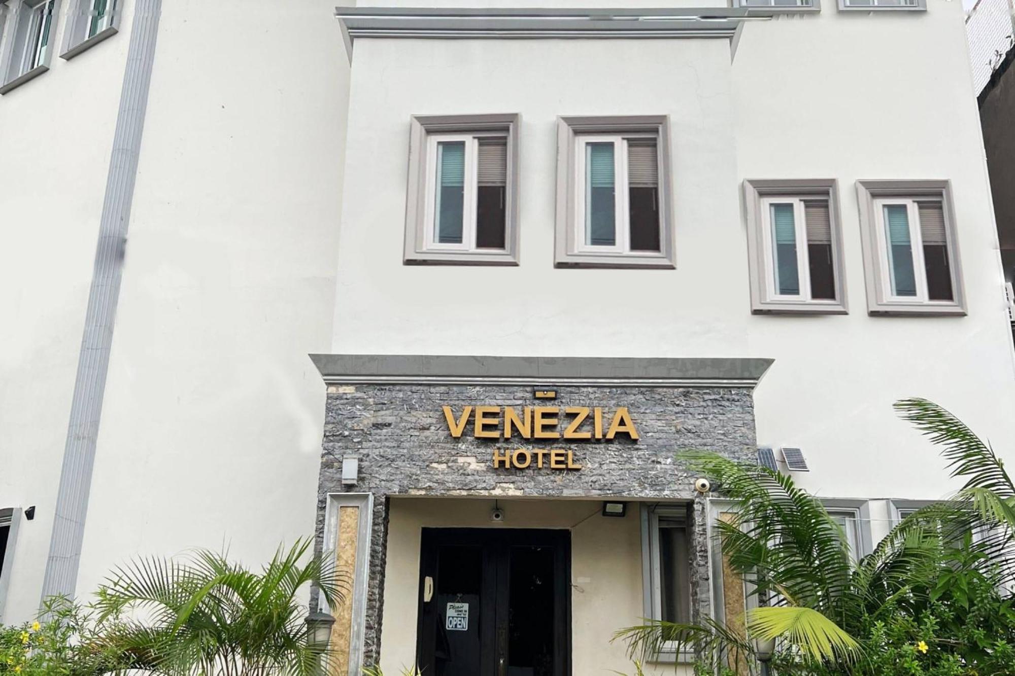 Venezia Suites Hotel Iloilo Екстериор снимка