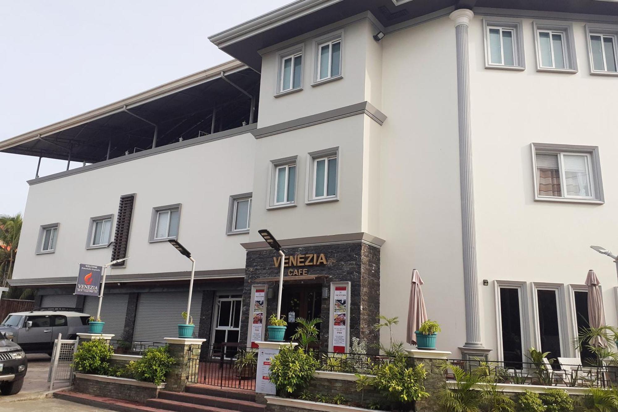Venezia Suites Hotel Iloilo Екстериор снимка